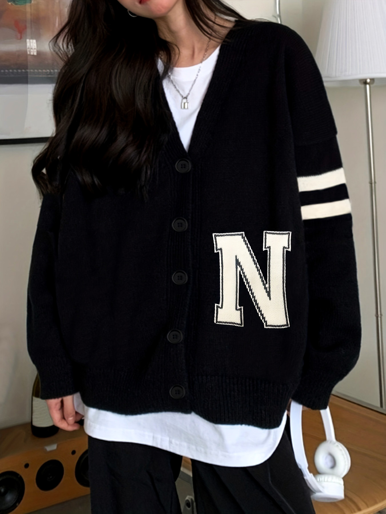 Sewing V - Long sleeved button up cardigan, V-neck